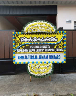Papan Bunga Duka di Labangka